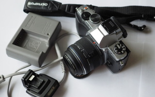 Olympus OM-D E-M5 kamera + M.Zuiko 14-42mm.
