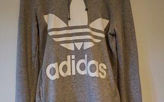 Adidas-huppari