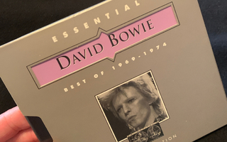 DAVID BOWIE : ESSENTIAL 1969 - 1974