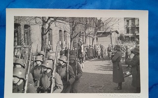 saksan sotilaat paraatissa