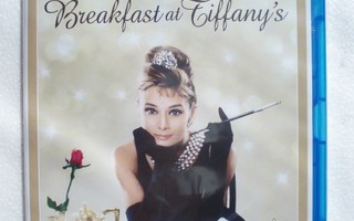 Aamiainen Tiffanyllä (Blu-ray, uusi)