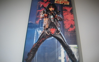 Alice Cooper - Trashes The World (VHS)