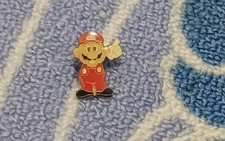 Mario Standing Nintendo Pinssi