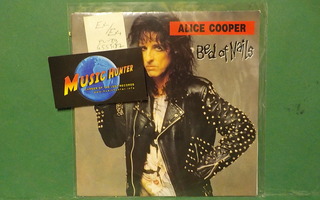 ALICE COOPER - BED OF NAILS EX-/EX+ EU -89 7" SINGLE