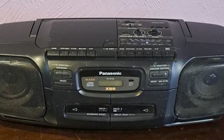 Radio/CD/C-kasettisoitin Panasonic