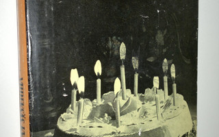 Florence Ford : Yhdeksäs kynttilä