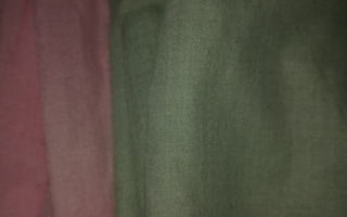 Aluslakanat, vaalean punainen& vihreä 150x225cm2     2 kpl