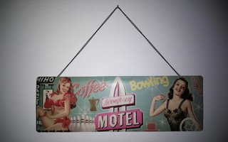 Monterey Motel - peltikyltti 45 x 15 cm