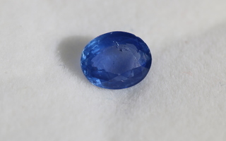 LUONNOLINEN sininen safiiri 1,08 karaattia.