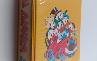 Walt Disney : Aku Ankka puolivuosikerta 1975 (27-52, kans...