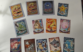 Pokemon Topps -kortteja (mm. Flareon, Scyther)