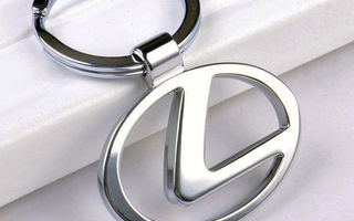 Metallinen Lexus avaimenperä