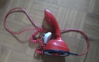 LM Ericsson Cobra puhelin punainen