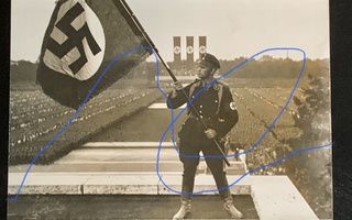 Aito natsisaksa valokuva, SS-mies/lippu Nurnberg 1.9.33