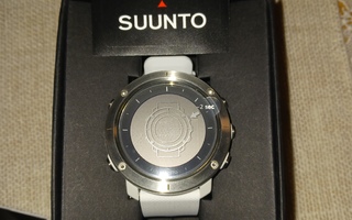 Suunto Traverse White UUSI