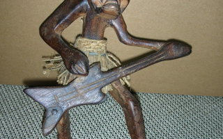 puinen rock-kitaristi/basisti figuuri