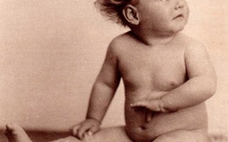 LAPSI / Alaston vauva valkoisella peitolla. 1930-l.