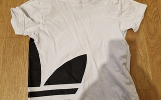 Adidas t-paita, koko 134