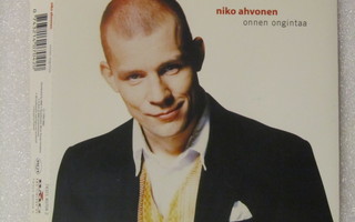 Niko Ahvonen • Onnen Ongintaa CD-Single