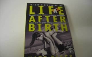 Millaista elämä on synnytyksen jälkeen..... Eng.kiel. kirja