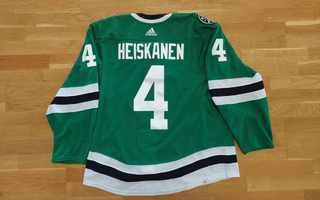 Miro Heiskanen #4 Game Worn pelipaita Dallas Stars