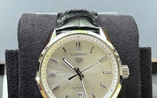 TAG Heuer Carrera Date 39 mm