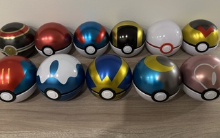 11kpl erilaisia pokeball tinejä