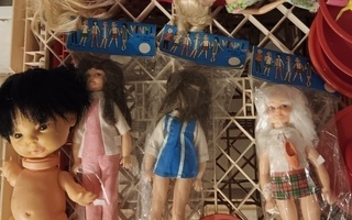 70 luk. dolls Avaamaton 3kpl nukke hongkong+ aarikka