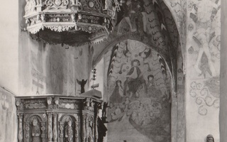 Kirkko - Hattula - saarnastuoli + seinämaalauksia - vanha