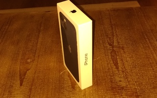 iPhone 13 – 5G älypuhelin 128 GB (keskiyö)