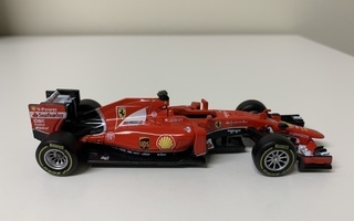 Ferrari SF15-T (TARJOA!!)