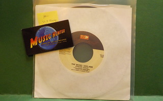 I WAYNE / JUNIOR KELLY - LIVING IN LOVE / THE MORE I SEE 7"
