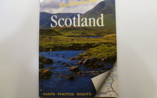 Scotland Touring Guide -matkaopaskirjanen