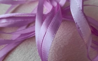 Vaalea pastelli violetti satiininauha 300cm