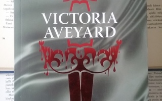 Victoria Aveyard - Lasinen miekka (nid.)