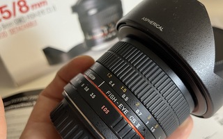 Samyang 8mm f/3.5 Canon EF