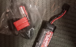 traxxas nimh 3000mah #2923X   akku ja laturi