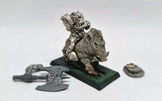 Warhammer Fantasy - Orc Warboss on Boar [G116]