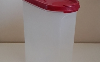 Tupperware mahtuvat 2,3 l