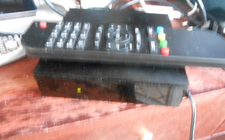 Elisa N7800 Netgem Kaapeli ja Antenni dogiboksi + kake.