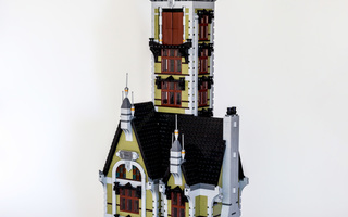 LEGO Icons 10273 - Haunted House