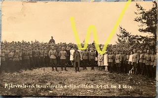 Valokuva Perkjärven leirin tanssilavan avajaisilta