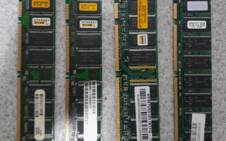 Sekalaiset 168 pin SDRAM tikut