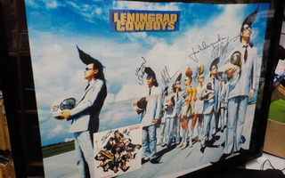 ISO LENINGRAD COWBOYS TAULU NIMMAREILLA