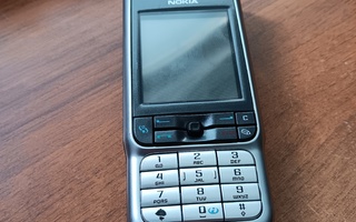 Nokia 3230 varaosiksi