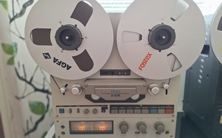 Upea Teac X-10R kelanauhuri alumiinikeloilla