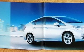 2009 Toyota Prius esite - KUIN UUSI - 52 sivua - suom