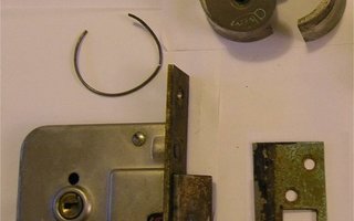 ABLOY VANHA 682-tyyppinen lukkorunko, ja avainpesä