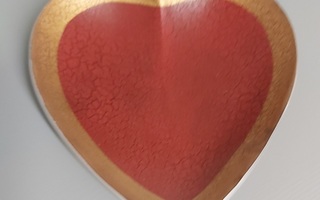 Sydän keramiikkalautanen 18 x 17 cm