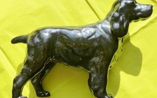 Koira figuuri posliinia musta korkeus 14cm